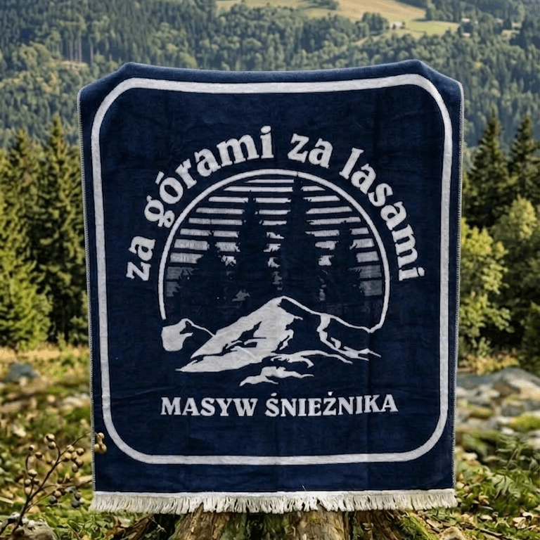 koc za gÓrami za lasami granatowy koc za gÓrami za lasami granatowy